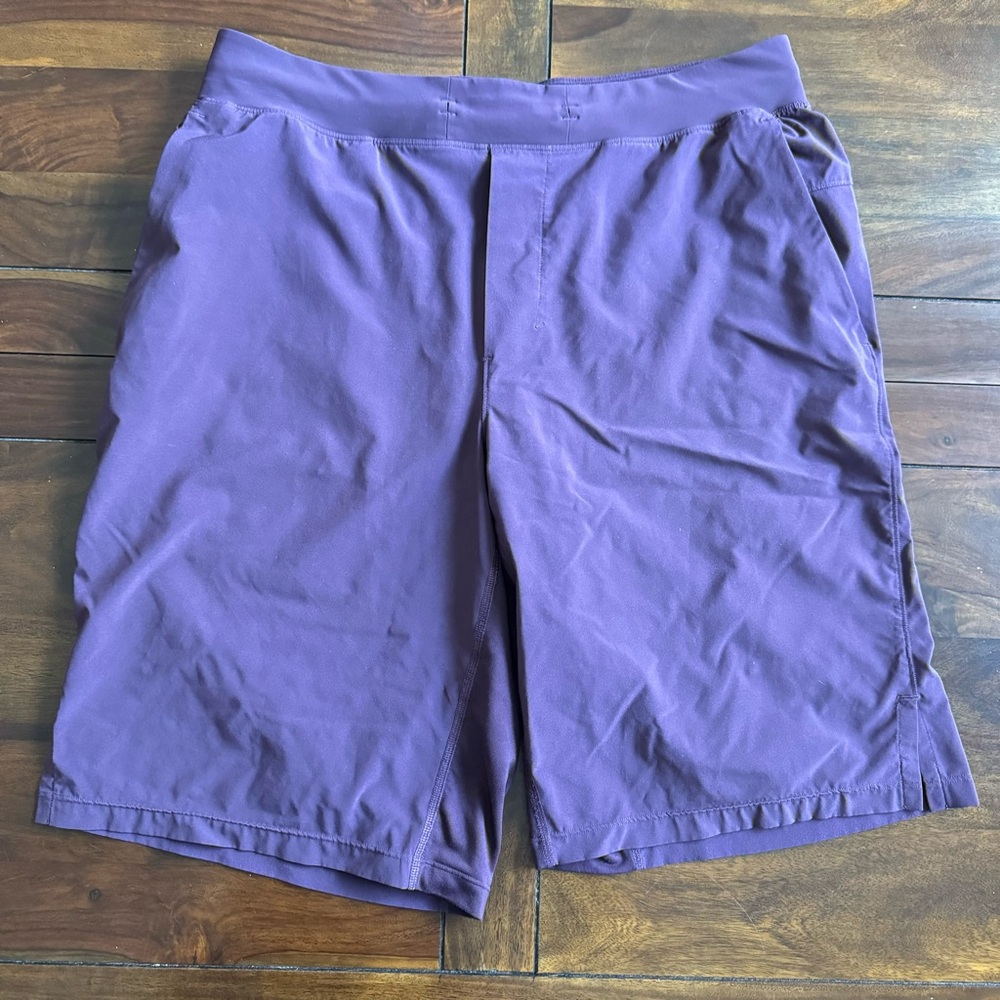 Lululemon men’s T.H.E. Shorts linerless. 11” inseam